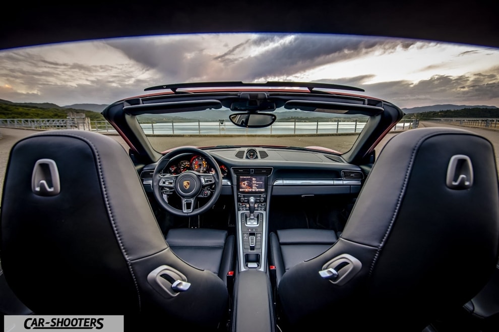 Porsche 911 Targa 4S Interni