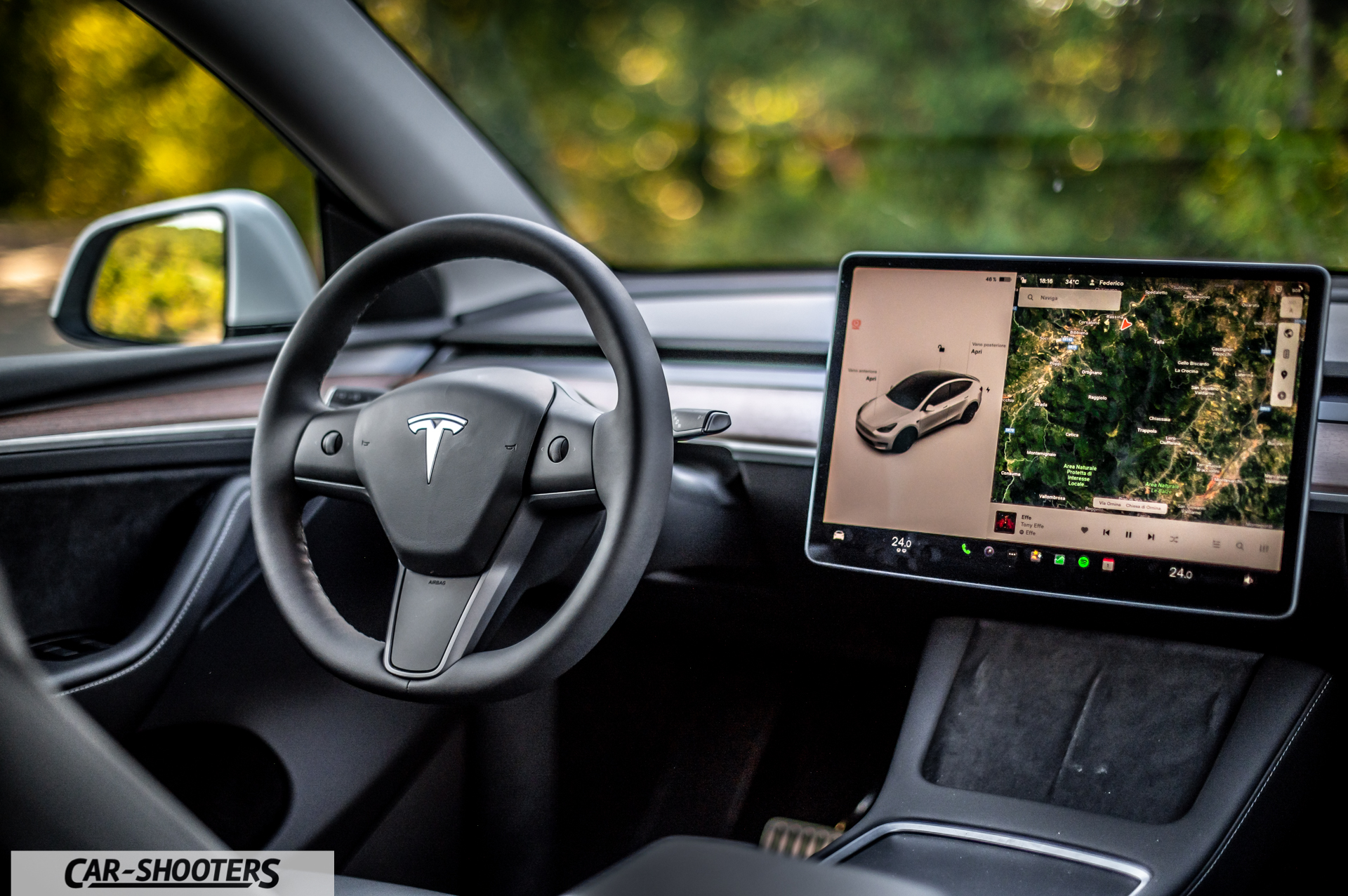 Tesla Model Y Performance Prova su Strada Car Shooters